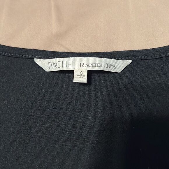 Rachel Roy cute szS black SS angled hem tshirt w/shoulder slits GUC - Picture 3 of 11